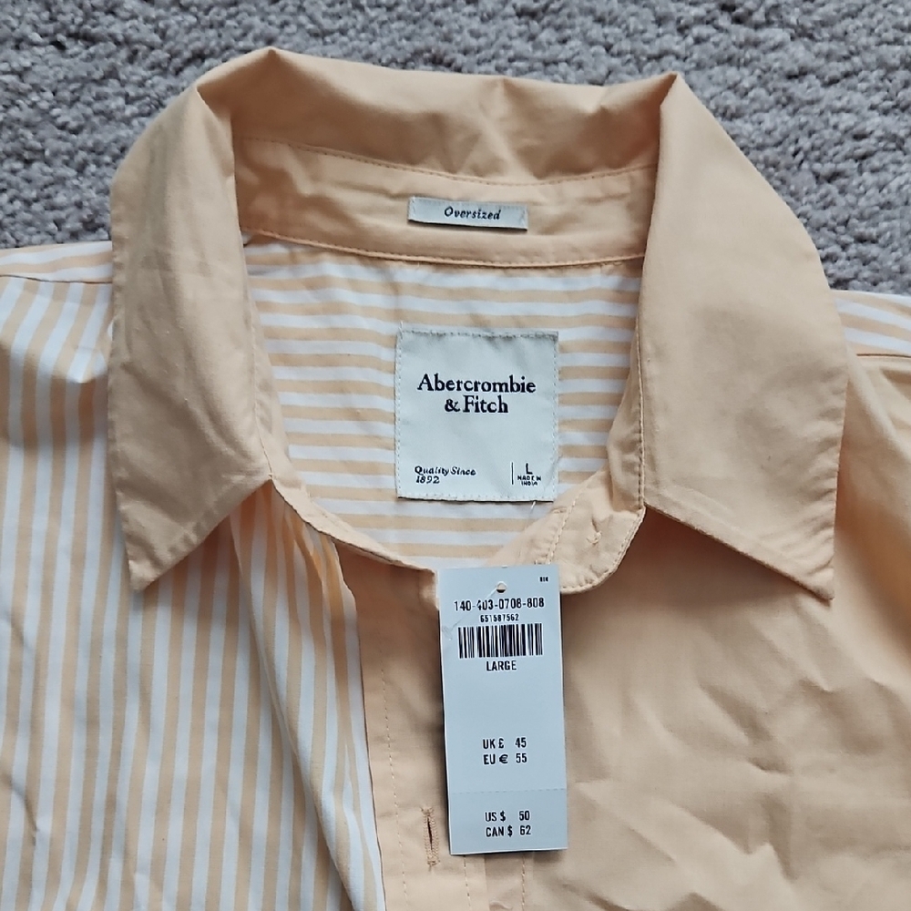 Abercrombie & Fitch Women's Tan and Cream Button Down Shirt (NWT) - Picture 2 of 2
